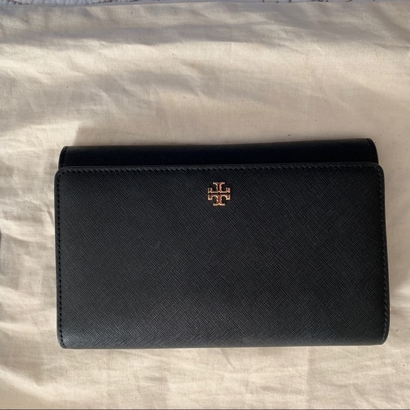 *Authentic* Tory Burch Robinson Chain Wallet - Picture 2 of 6